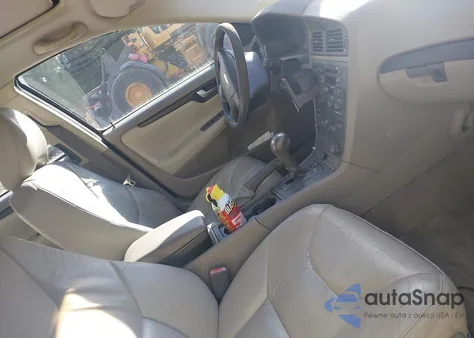 2001 Volvo V70 z USA, uszkodzony, nr VIN YV1SW61R111115686